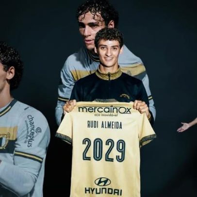 Rudi Almeida renova contrato com o Famalicão por três épocas