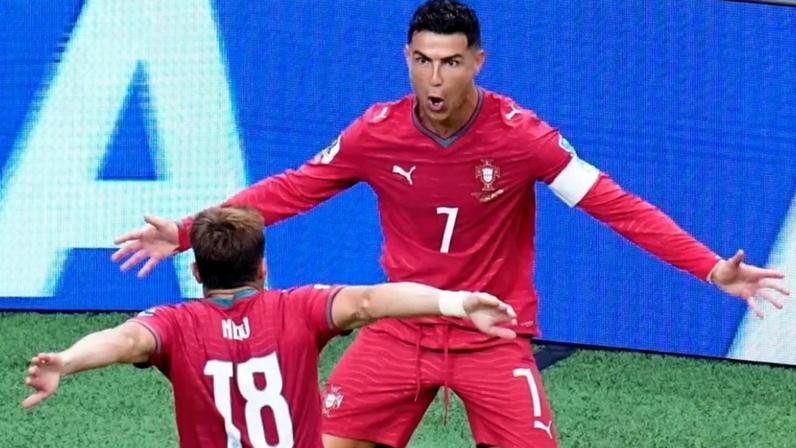Cristiano Ronaldo admite semana difícil e mantém-se firme