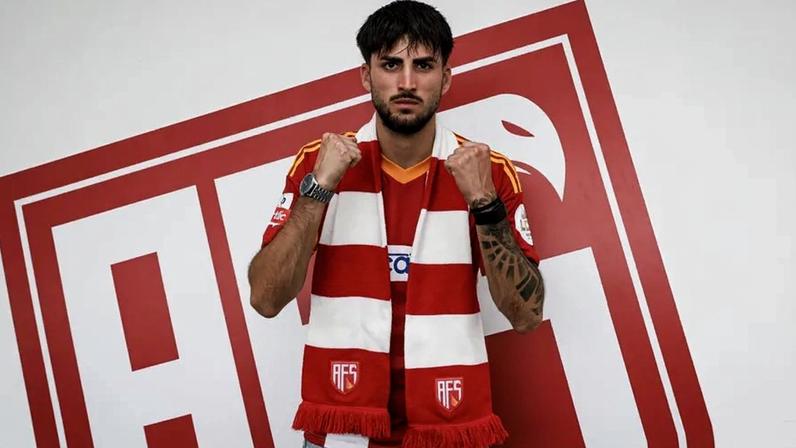 Fernando Almeida reforça o meio-campo do AVS SAD