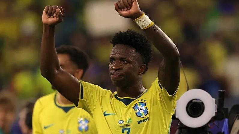 Vinícius Jr. admite ter ganho aposta a Ancelotti; espera presente