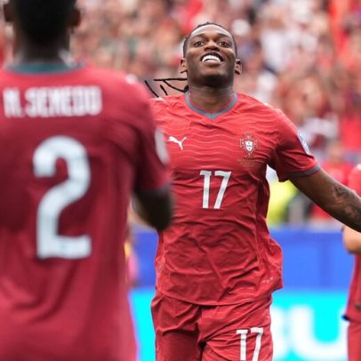 Rafael Leão elogia Rúben Amorim e diz que decidirá o futuro após o Mundial