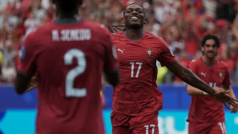 Rafael Leão festeja golo por Portugal no Mundial'2026
