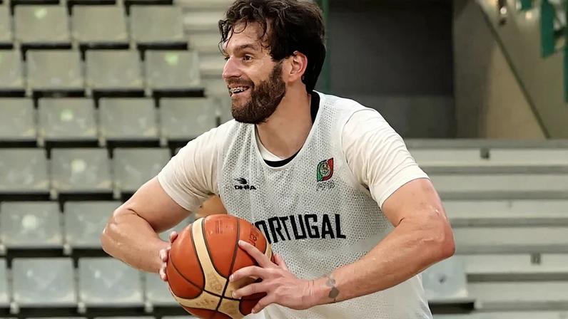 Miguel Queirós diz que Portugal vai ao Mundial de basquetebol