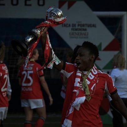 Benfica anuncia saída de Christy Ucheibe