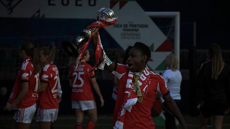 Benfica anuncia saída de Christy Ucheibe