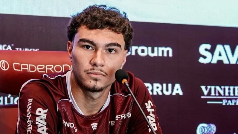 Arthur Viana apontado ao Feirense