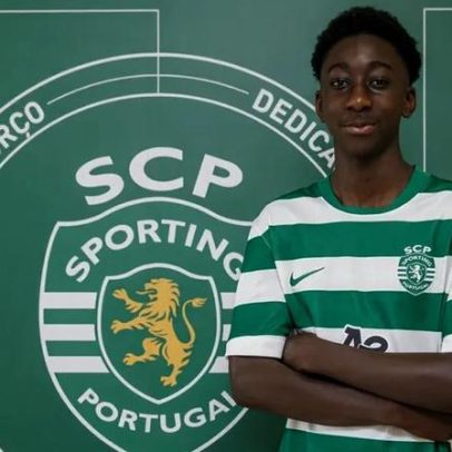 Lateral dos iniciados assina contrato de formação com o Sporting