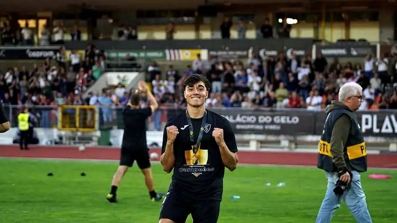 Campeão da Liga Revelação negocia com o Lus. Lourosa