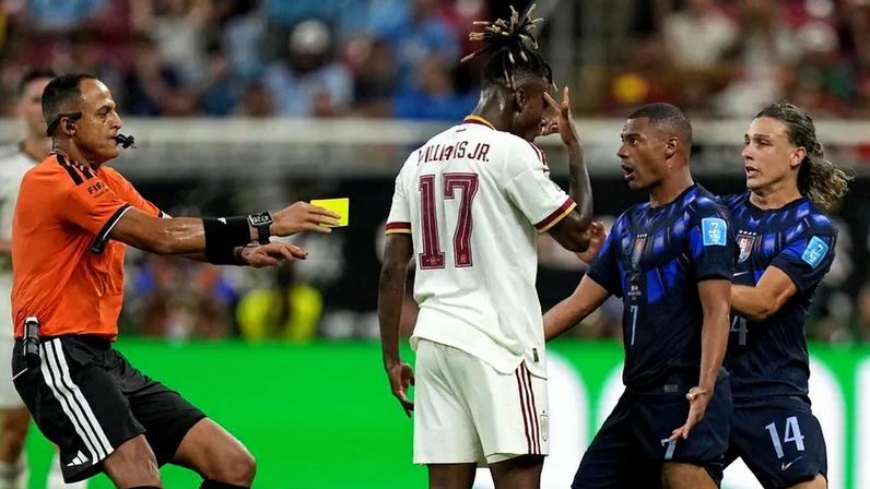 Nico Williams deixa mensagem após lesão durante jogo