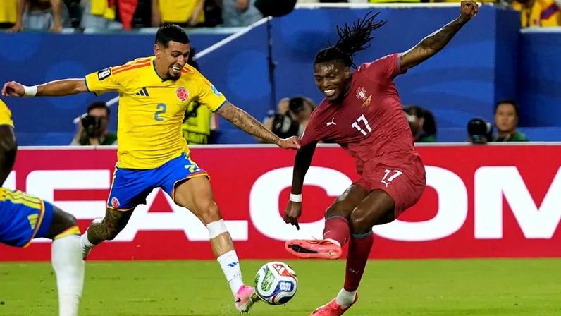 Rafael Leão teve nos pés uma das melhores oportunidades de Portugal na parte do jogo contra a Colômbia