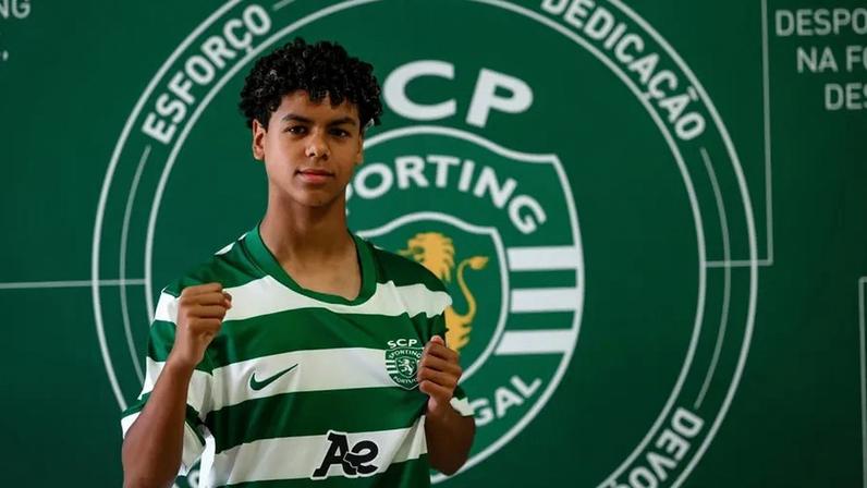 Gabriel Teixeira assina contrato de formação com o Sporting