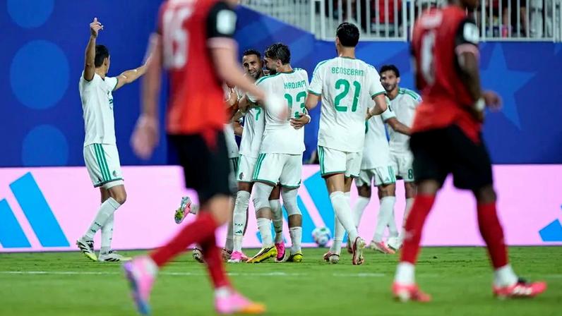 Mahrez após marcar no Argélia-Áustria