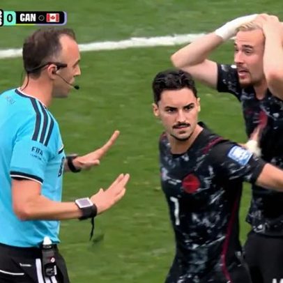 Jogadores do Canadá perplexos com decisão de Pinheiro após lance polémico