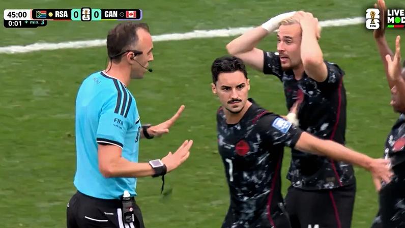 Jogadores do Canadá perplexos com decisão de Pinheiro após lance polémico
