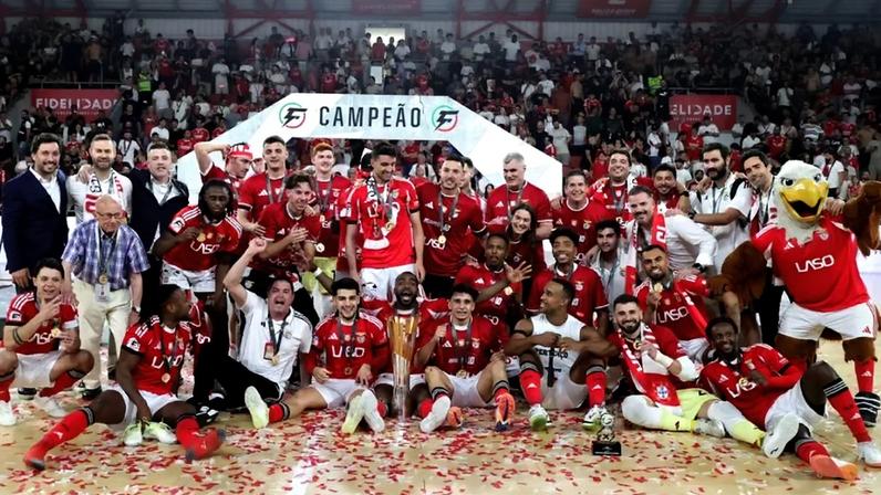 Benfica derrota o Sporting 4-3 e abre nova era como bicampeão