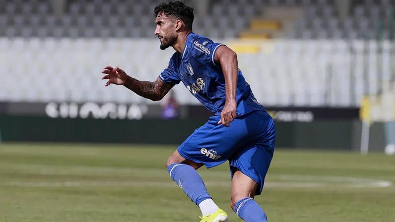 Simon Elisor considera disputar a Liga dos Campeões