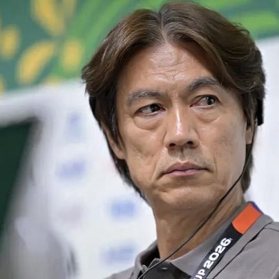 Chegada da seleção sul-coreana exige forte segurança após ameaças ao treinador