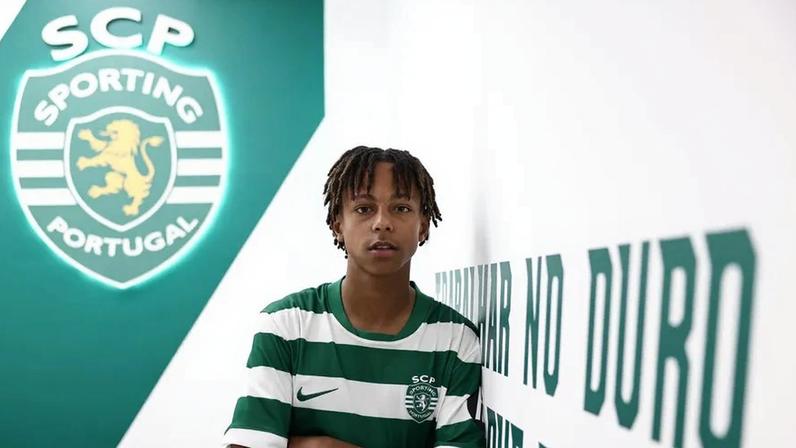 Martim Vaz assina contrato de formação com o Sporting