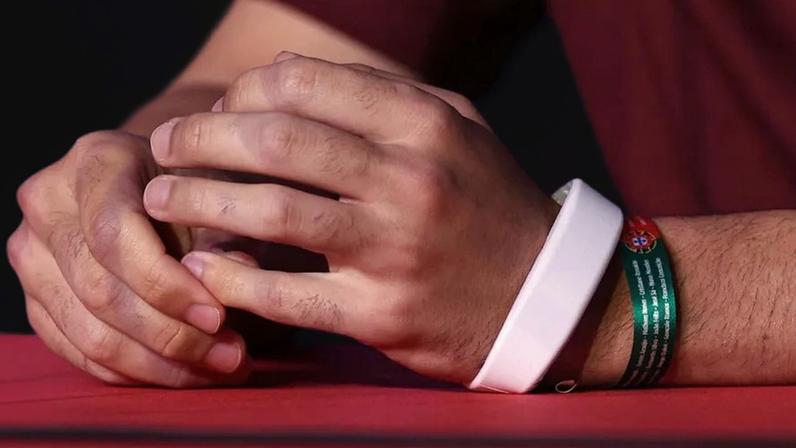 Pulseira em homenagem a Diogo Jota é usada pela seleção no Mundial