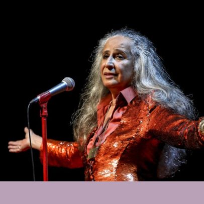 Maria Bethânia, aos 80 anos, lidera o seu próprio movimento
