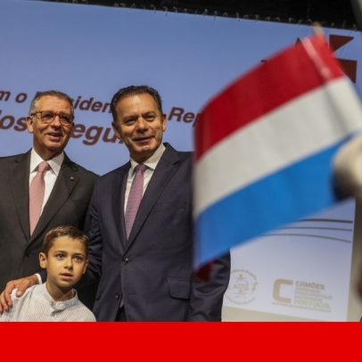 Presidente condecora empresário Orlando Pinto pelo trabalho no Luxemburgo