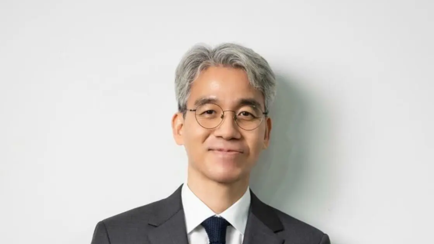 Yoon Hong Gyun é psiquiatra e um interessada pela psicologia comportamental