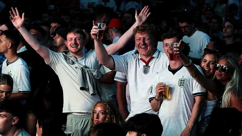 Efeito 'Wonderwall': Inglaterra consegue finalmente um hino decente para o Mundial?