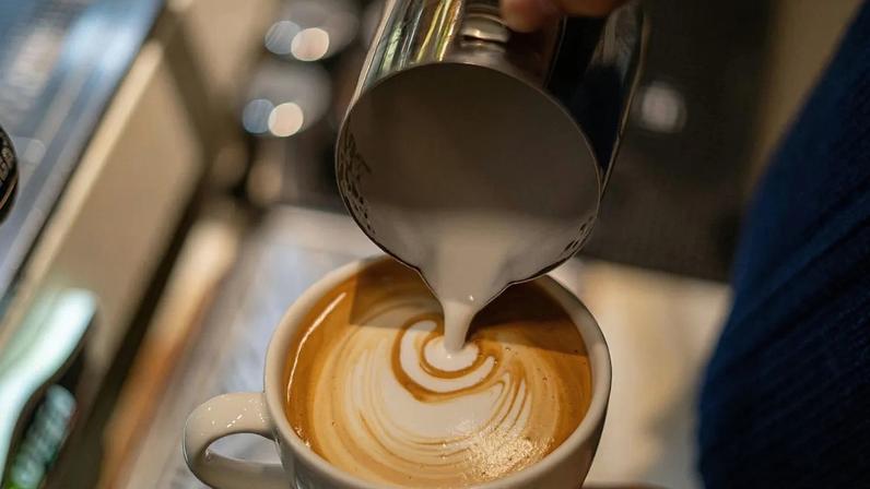 Estudo associa consumo de café a menor risco de doença hepática