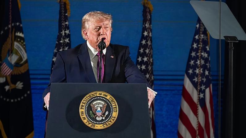 Presidente Donald Trump discursa no Memorial Nacional do Monte Rushmore, sexta-feira, 3 de julho de 2026, perto de Keystone, Dakota do Sul