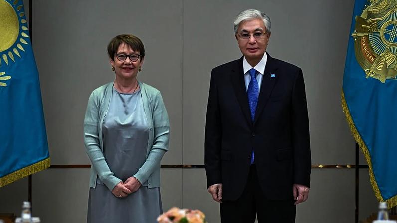Odile Renaud-Basso com o presidente do Cazaquistão, Kassym-Jomart Tokayev, em Aqorda