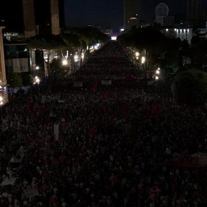 Cresce o movimento dos flamingos cor-de-rosa na Albânia