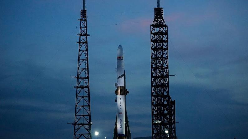 Foto de arquivo - Foguetão New Glenn da Blue Origin pronto para lançamento na estação da Força Espacial de Cabo Canaveral, Flórida, em 18 de abril de 2026