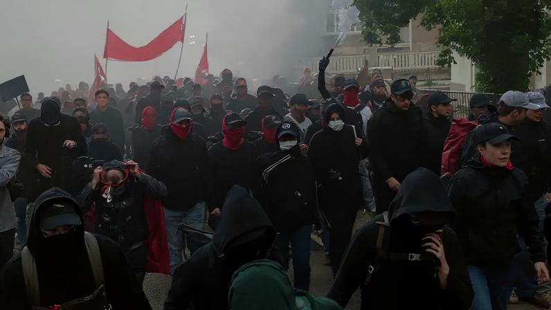 Aliança de extrema-esquerda justifica violência contra jornalistas no congresso da AfD