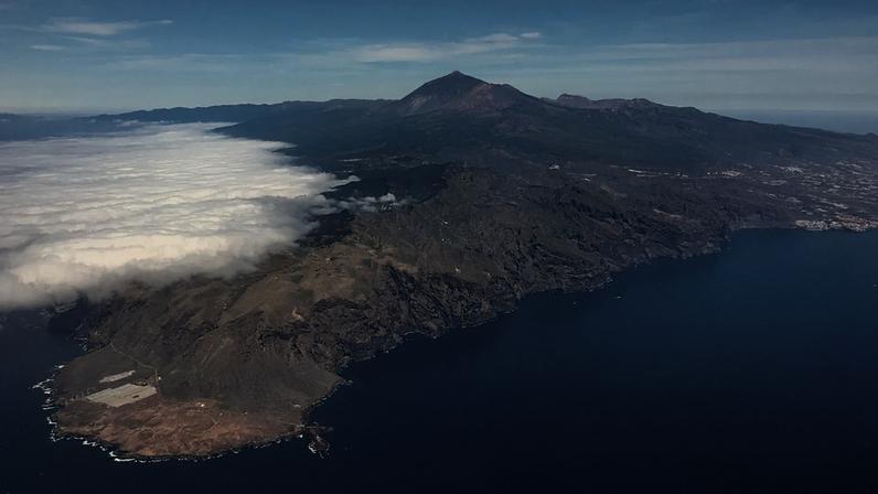 Tenerife, nas Canárias, acolhe o monte Teide, o ponto mais alto de Espanha, com 3 715 metros