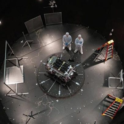 NASA envia robô para evitar queda de telescópio na Terra