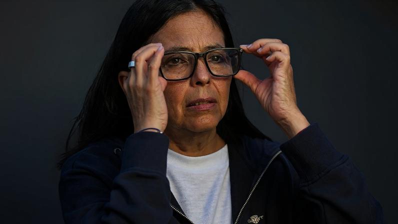 Presidenta interina da Venezuela, Delcy Rodríguez, gesticula durante visita a um campo temporário da Segurança Civil francesa em La Guaira, quarta-feira, 1 de julho de 2026