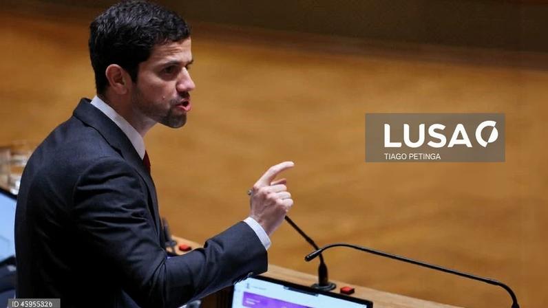 PSD acusa PS e Chega de se unirem para aprovar medida que “arrisca levar país para défice”