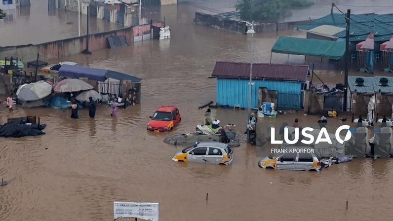 Pelo menos 34 mortos e 91 mil deslocados no Gana devido a inundações