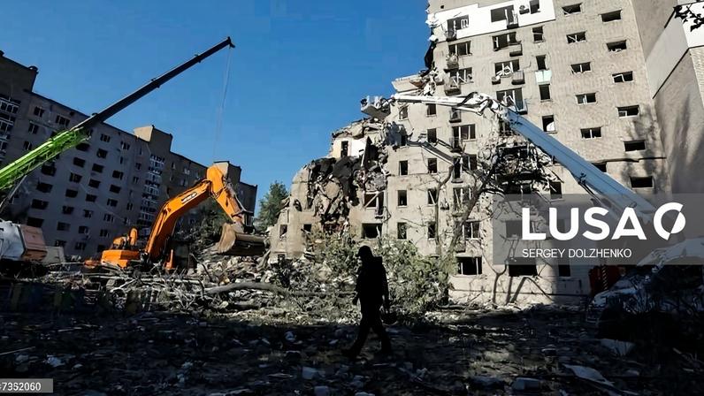 Piores ataques russos contra Kiev desde 2022 resultam em pelo menos 30 mortos