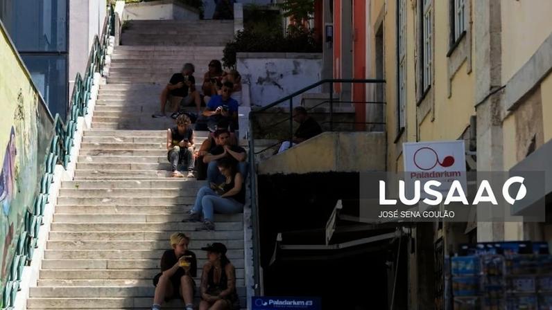 Aviso vermelho devido ao calor alargado hoje a 12 distritos