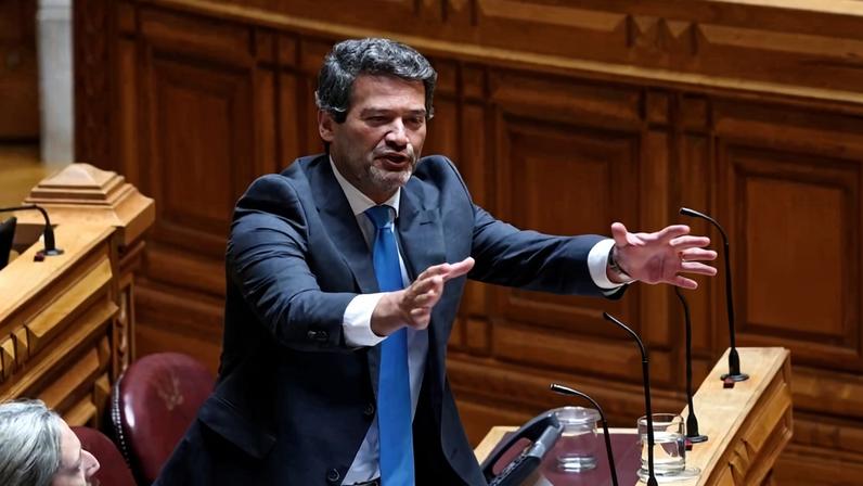 Ventura pede a PM que coordene combate a incêndios e dê “puxão de orelhas” na educação