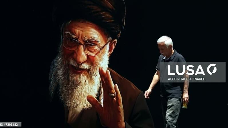 Milhares em Teerão no arranque das cerimónias fúnebres do antigo líder supremo Ali Khamenei
