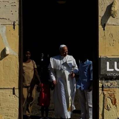 Leão XIV homenageia migrantes mortos no Mediterrâneo em Lampedusa