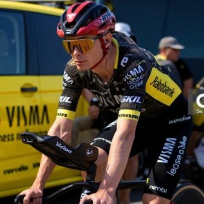 Vingegaard vence crono por equipas e veste a amarela pela Visma-Lease a Bike