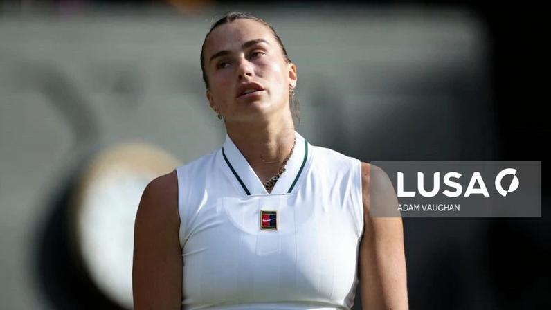 Sabalenka afastada por Osaka no Wimbledon