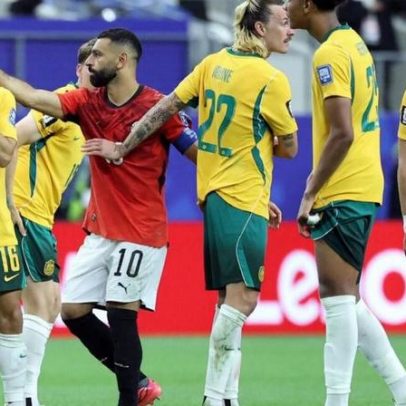 Egito vence Austrália nos pênaltis e garante lugar nos oitavos