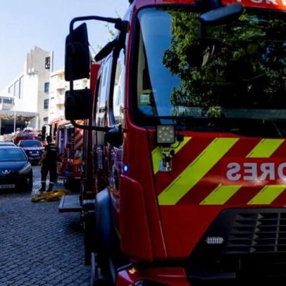 Moradores arriscam a vida para salvar mulher de garagem em chamas no Porto