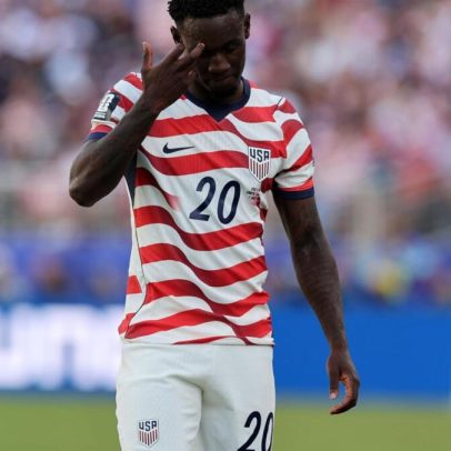 FIFA suspende cartão vermelho ao goleador dos EUA; Trump agradece