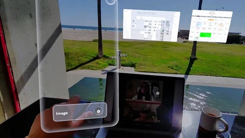 Frame da imagem de um utilizador dos óculos Specs