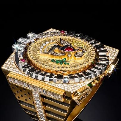 Entidade belga oferece ao Donald Trump anel com 321 diamantes e 75 pedras